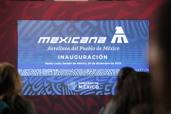 Falta de aviones frena recontratación de sobrecargos en Mexicana de Aviación