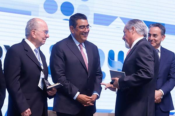 Brinda gobierno de Puebla condiciones igualitarias para todas las empresas: Sergio Salomón