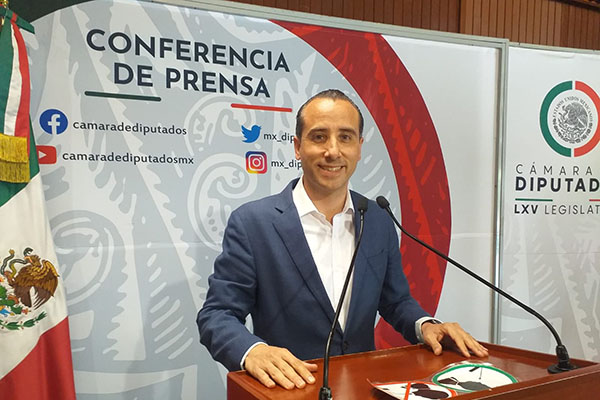 Pleno de la Cámara de Diputados otorga licencia a Mario Riestra Piña
