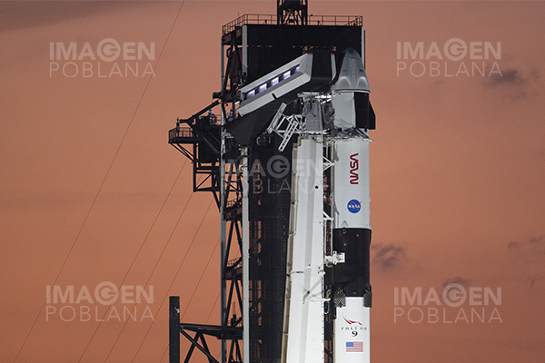 La nave Crew Dragon atraca en la EEI con 4 astronautas a bordo