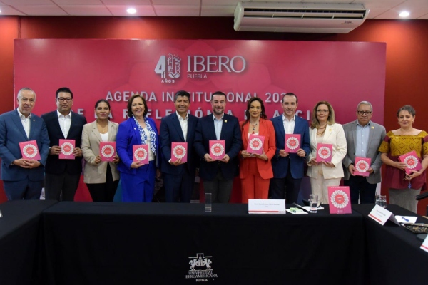 Reconoce Mario Riestra a comunidad Ibero por Agenda Institucional 2024