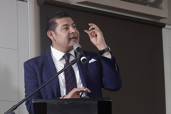 “Respetamos a la militancia, pero no hay 2,500 candidaturas”: Alejandro Armenta