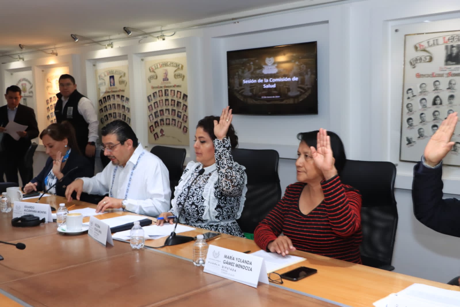 Aprueba Comisión del Congreso exhorto para gestionar campaña masiva de vacunación contra COVID-19