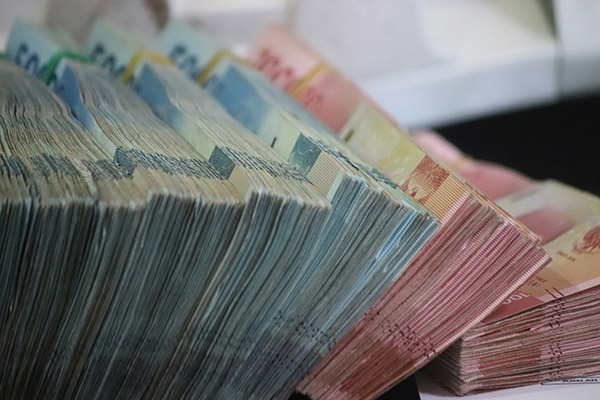 Tres sujetos recaudaron 8 millones de euros estafando a 150,000 personas