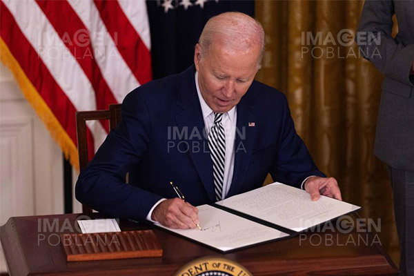 Vocera de la Casa Blanca interrumpe entrevista tras pregunta sobre salud mental de Biden