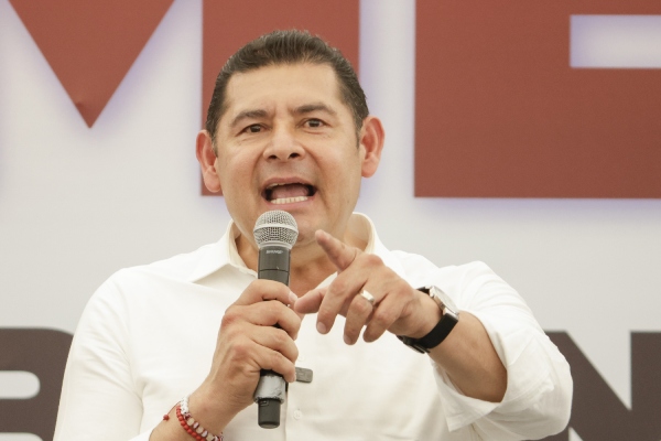 Acusa Alejandro Armenta que en Cuautlancingo están comprando conciencias