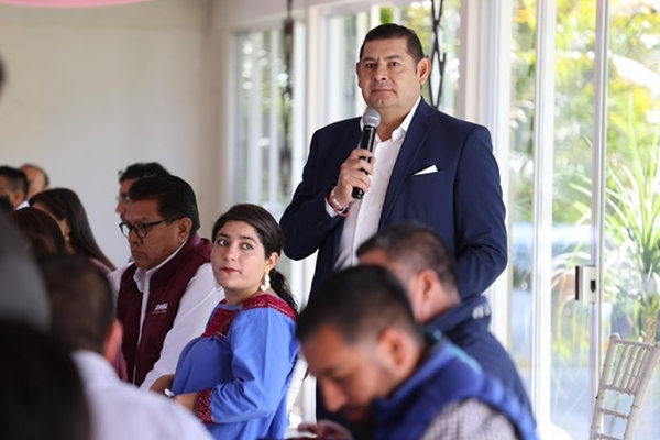 La educación es una prioridad, no una dádiva; apoyo total a las Universidades: Armenta