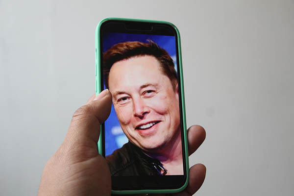 Elon Musk reconoció el impacto financiero negativo de sus publicaciones en X