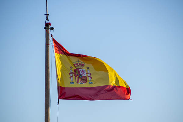 España inicia trámites para eliminar los “visados de oro” por la compra de inmuebles