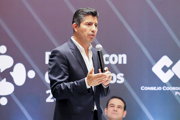 “Yo no los voy a desconocer”, dice Lalo Rivera a empresarios en diálogo con candidatos del CCE