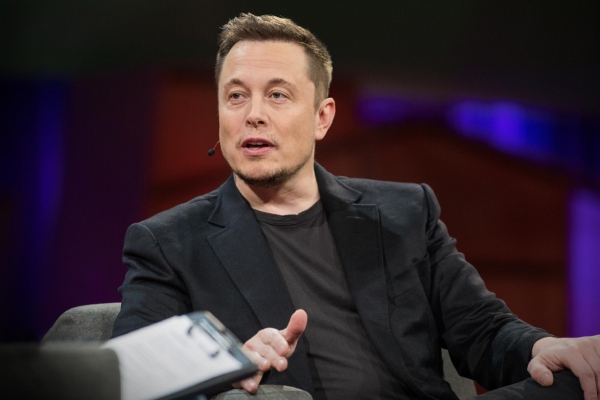 Bolsonaro elogia a Elon Musk en un acto multitudinario en Río de Janeiro