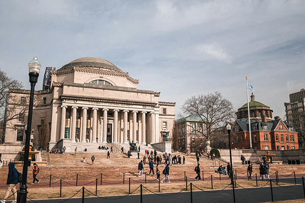 Protestas estudiantiles toman edificio de Columbia para exigir desinversión en Israel