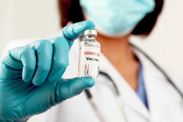 La Comisión Europea retira la comercialización de la vacuna de AstraZeneca contra covid-19