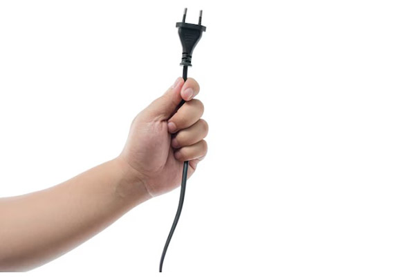 ¿Se dañaron tus electrodomésticos por los apagones? Así puedes reclamar ante la CFE