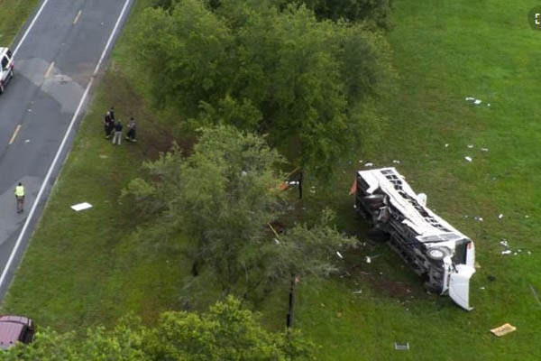 México atiende choque de autobús con trabajadores agrícolas migrantes en Florida