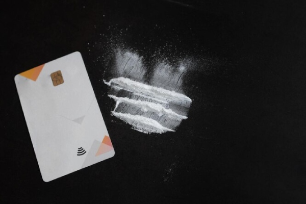 El Salvador incauta 1.3 toneladas de cocaína a 1,630 kilómetros de sus costas