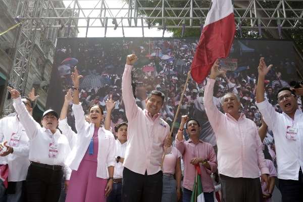 Lalo Rivera y Mario Riestra encabezan la Marea Rosa; llaman a votar el 2 de junio