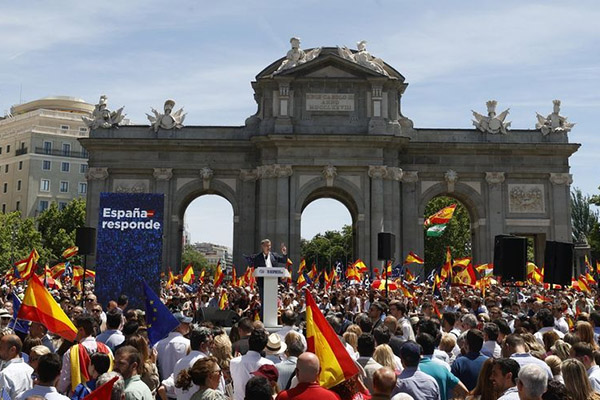 Madrid: decenas de miles de españoles se manifiestan contra Pedro Sánchez