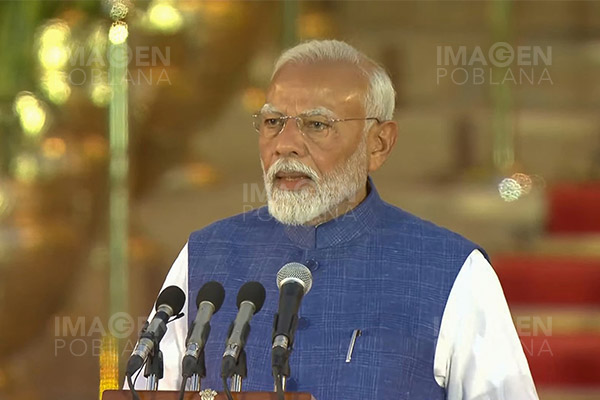 Narendra Modi toma protesta como primer ministro de la India