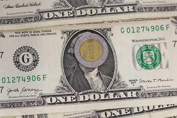 ¿Quién gana y quién pierde con la devaluación del peso?