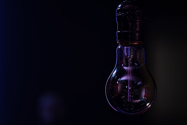 Ecuador sufre apagón nacional por fallas en la red de transmisión de electricidad