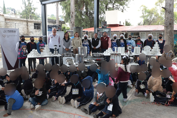 Fortalece SEDIF cuatro desayunadores escolares en Puebla capital