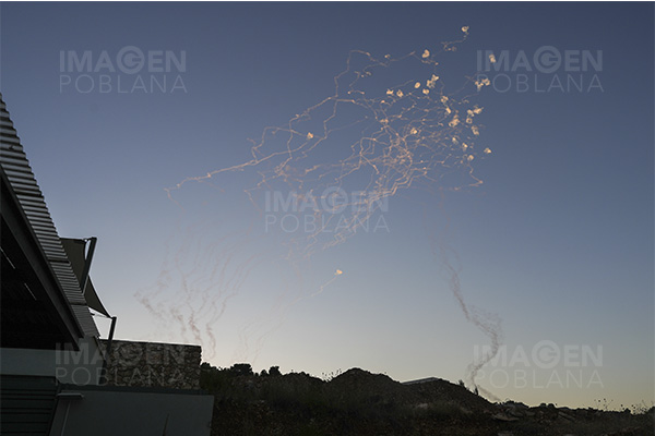 Hizbulá ataca Israel con 160 misiles y 15 drones