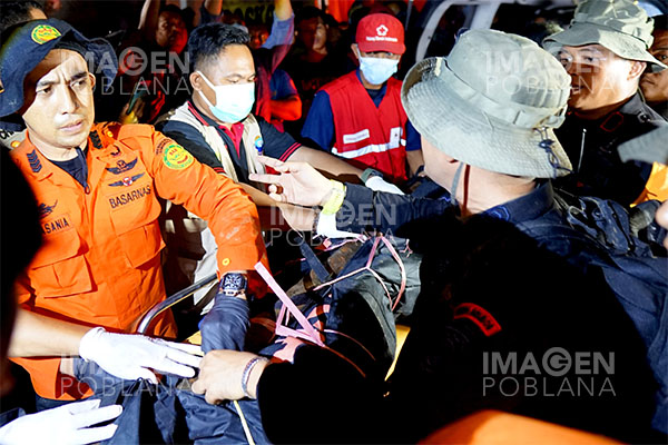 Confirman 23 muertos y 35 desaparecidos en Indonesia por aludes