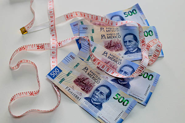 Fitch ratifica calificación de deuda de México en BBB- con perspectiva estable