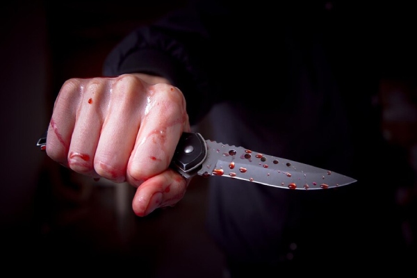 Dos alumnos atacan con cuchillo a un profesor en Alemania