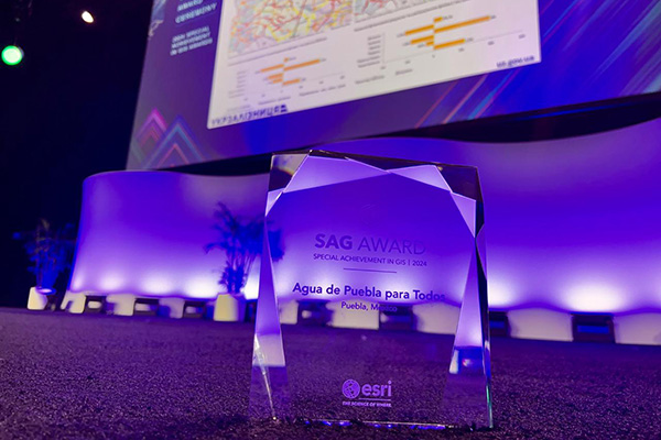 Agua de Puebla recibe el Premio al Logro Especial en SIG