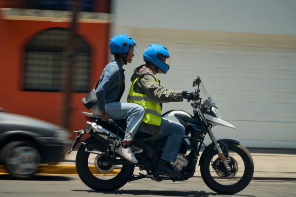 Advierte SMT que no hay permiso para “Uber Moto”