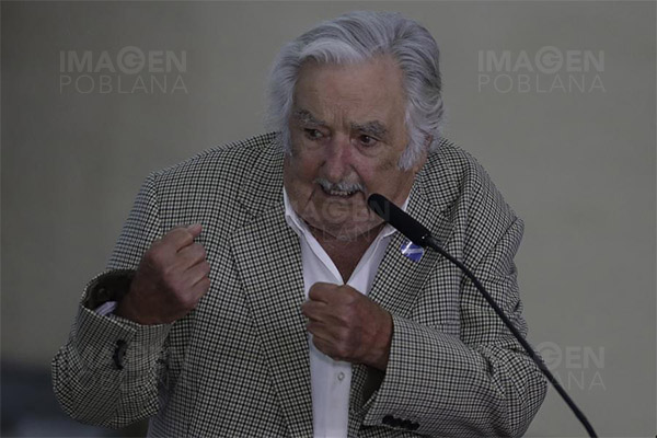 José Mujica presenta panorama "positivo" de salud tras tratamiento contra cáncer