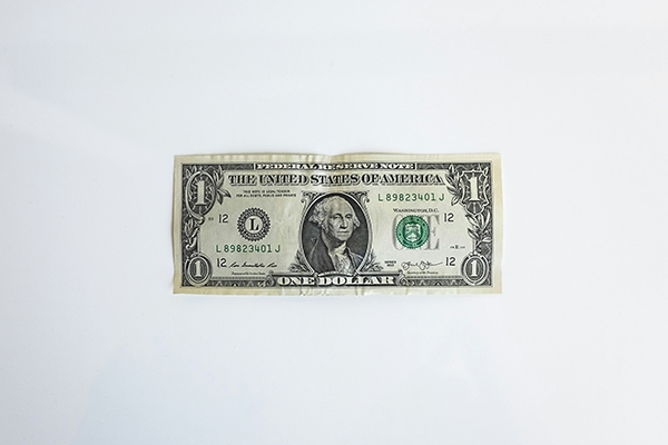 El dólar se desploma a su nivel más bajo del 2024