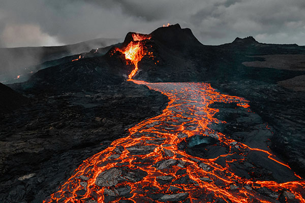 Más de 3,500 personas fueron evacuadas en Islandia por erupción volcánica