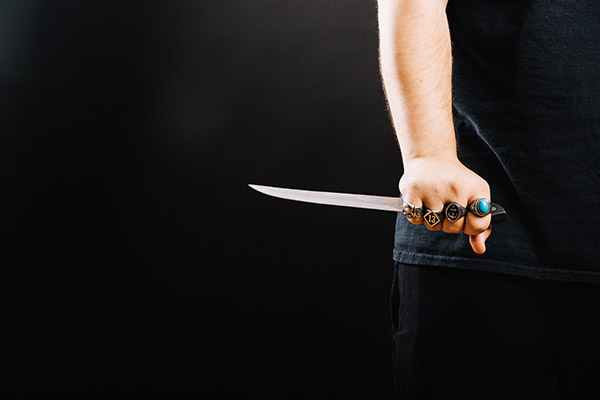 Mujer ataca con cuchillo a cinco personas en Alemania