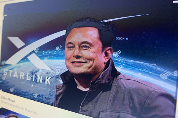 Starlink perdería su concesión en Brasil si no bloquea el uso de X