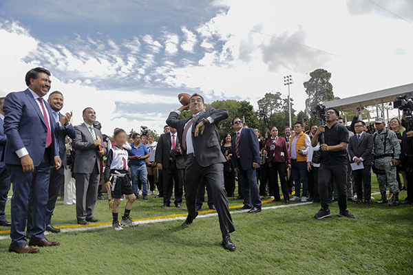 Inaugura Sergio Salomón pista verde en el CENHCH; insta a no olvidar fechas importantes para México