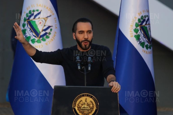 Bukele asegura haberse reunido varias horas con el magnate Elon Musk