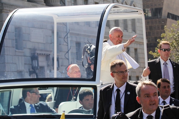 La Iglesia es prudente con exorcismos y la existencia del diablo, no como en las películas: papa Francisco