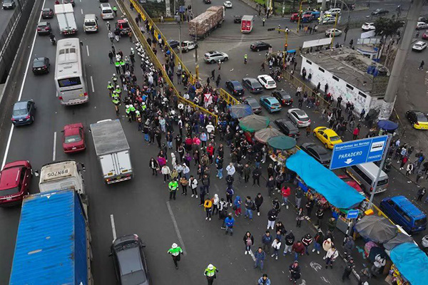 Transportistas de Perú piden renuncia del gobierno por incapacidad de enfrentar la inseguridad
