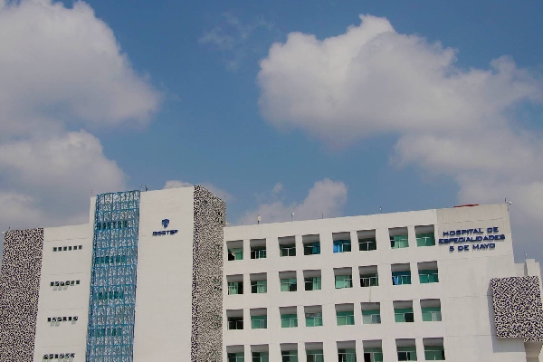 Gobierno de Puebla evalúa incremento salarial para el ISSSTEP