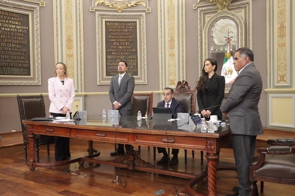 Presentan en el Congreso exhorto para que municipios cumplan con Ley de Imagen Institucional