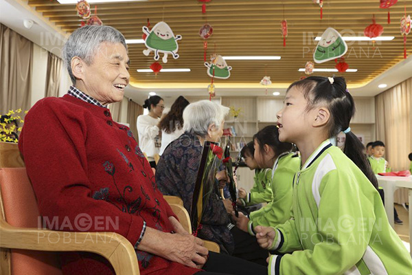Más de una quinta parte de la población china es mayor de 60 años, dice informe oficial