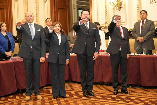 En Sesión Extraordinaria de Cabildo, rinden protesta titulares de cuatro secretarías municipales