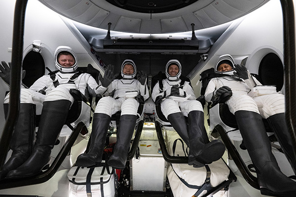 Misión tripulada Crew-8 de SpaceX de la NASA regresa a la Tierra