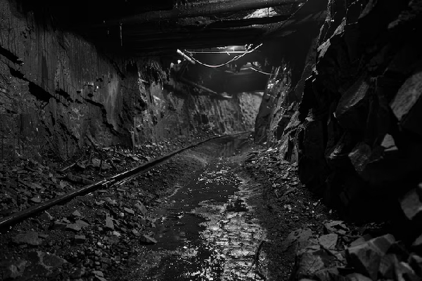 Al menos tres muertos por derrumbe en una mina de hierro en China
