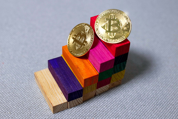 Bitcoin encuentra resistencia en los 90,000 dólares