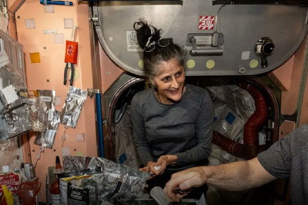 "Peso lo mismo que cuando llegué": Sunita Williams desmiente rumores sobre su salud en la EEI