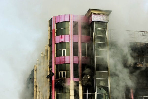 Al menos siete muertos por incendio en un edificio residencial en China